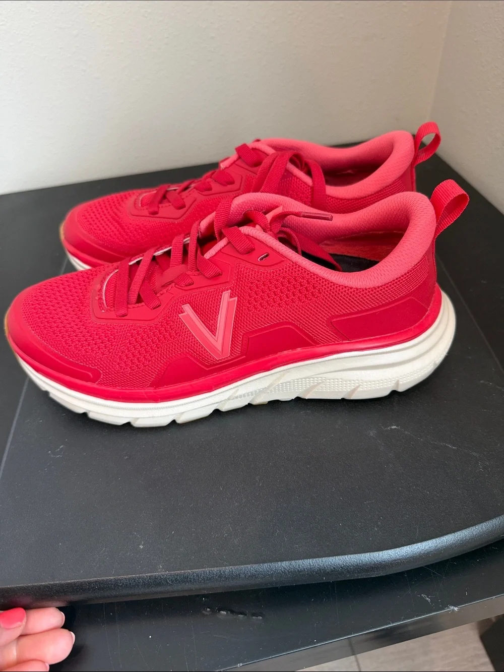 Vionic vibrant red